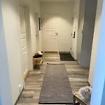 Large Apartment, In The Middle Of Center! Gol